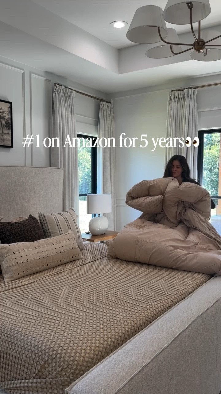 🔗🔗Comment “bedding” for the link!🤎

AMAZON DEAL up to 30% off this designer inspired waffle duvet cover! I love the texture on this!

#BedsurePureWoven #CottonWaffle #BedsurePureWovenWaffleWeaveDuvetCover
#bedsure #bedsuregetcozy #amazonhome
#amazonfinds
#pleasantlybuilt

#LTKHome
