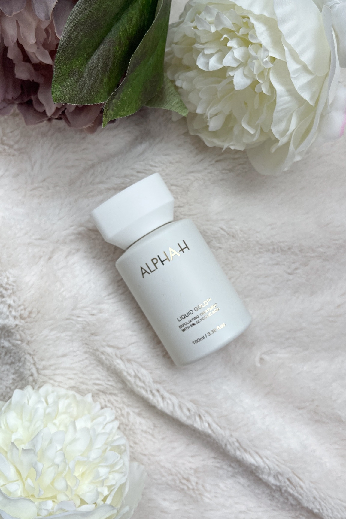 Alph H Liquid Gold Glycolic Acid Treatment. Literally the gold standard for skincare, the name says it all 🌟

#LTKbeauty