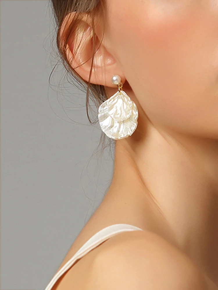 Faux Pearl Shell Shaped Drop Earring 1pair | SHEIN