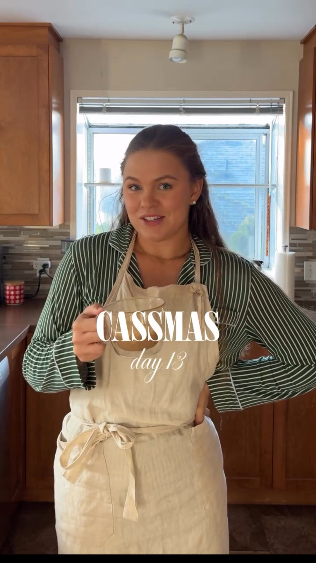 CHRISTMAS MORNING BRUNCH AT HOME 🎄✨ this yummy brunch recipe is so easy, gluten free & a crowd pleaser (truly one of my favourite recipes I’ve made in a long time) 
Think crustless quiche-ish with all the coziest warm flavours 

Start off caramelizing onions in butter, I like to add a dash of maple syrup to bring out a bit of sweetness 

Bake bacon to your desired crispiness & while that cooks get started on chopping your sweet potato’s - it’s a bit tedious, but make them tiny! 

When the bacon is done, roast those sweet potato’s on the same pan the bacon was cooked on, this will help it soak up the flavour a bit 😍

Once the sweet potatoes are ready, mix into an oven safe pan with your onion and bacon bits (I love my @ourplace pan for this) 

Pour ~10 eggs scrammed on top and put in the oven at 325° for about 25 minutes. 

I served mine with a salad which included - 
Arugula 
Pear 
Cranberry goat cheese 
Dried cranberries 
Olive oil 
Salt 

Be sure to save for your next holiday brunch! 

#christmasmorning #brunch #glutenfreebrunch #christmasbrunch #holidaybrunch #holidayhosting #easyrecipe #holidayrecipes