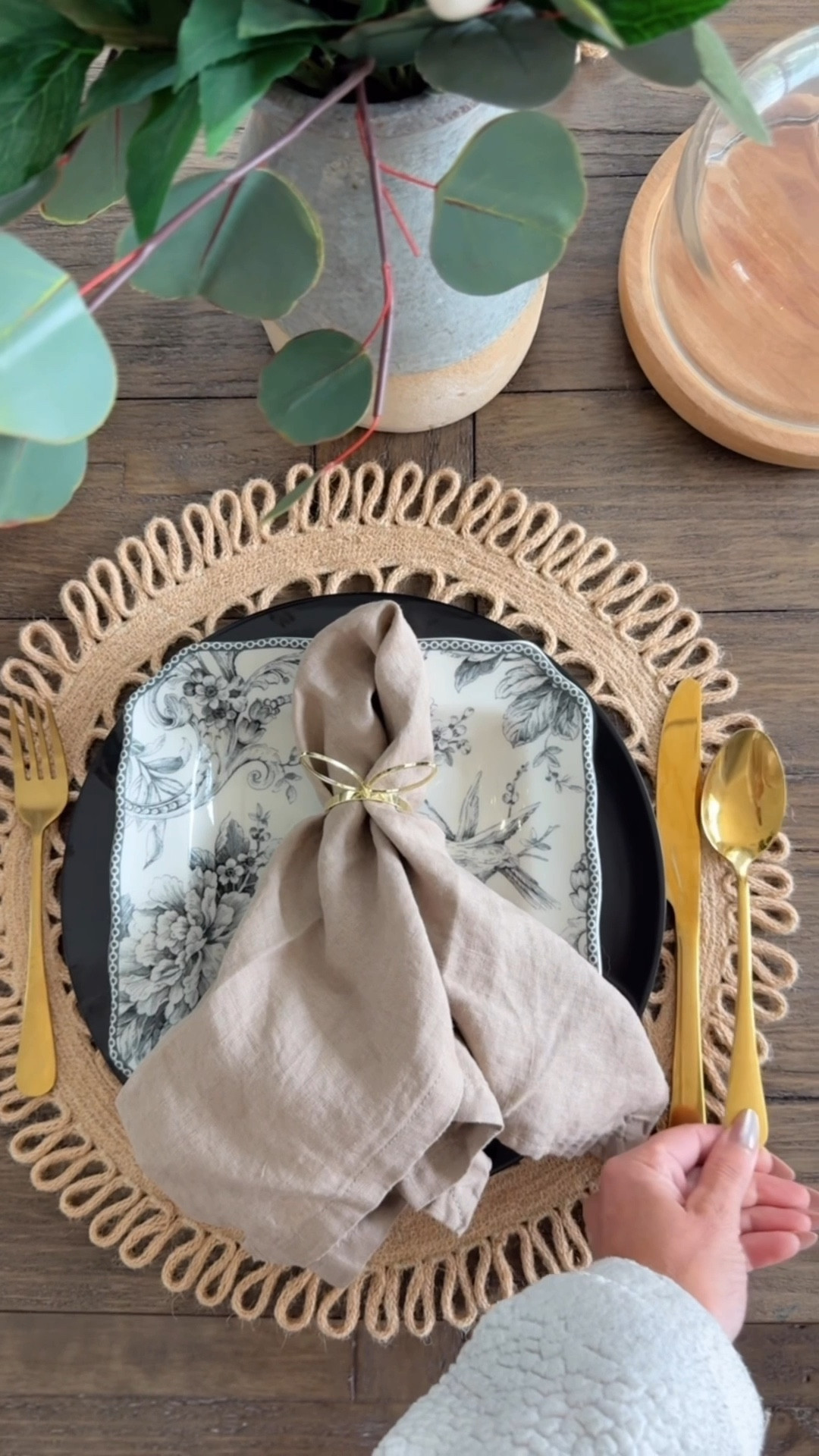 Easter tablescape for spring parties and entertaining!

Spring drive
Easter decor
Easter kitchen
Dining 
Flatware
Home decor
Spring home 

#LTKParties #LTKHome #LTKSeasonal