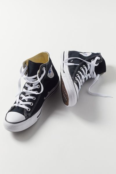 Converse Chuck Taylor All Star Unisex High Top Sneaker | Urban Outfitters (US and RoW)