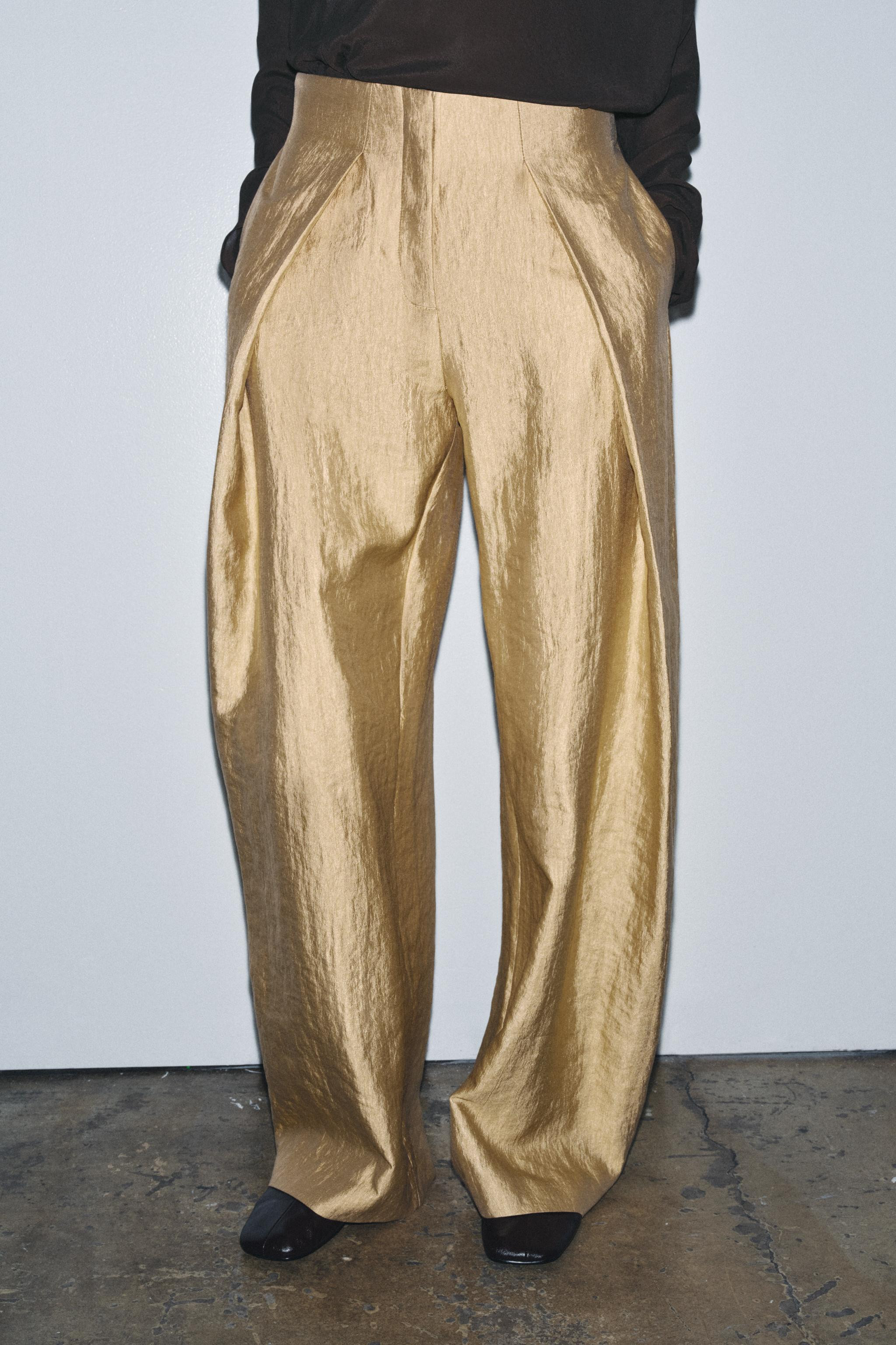 METALLIC PLEATED TROUSERS ZW COLLECTION | Zara UK