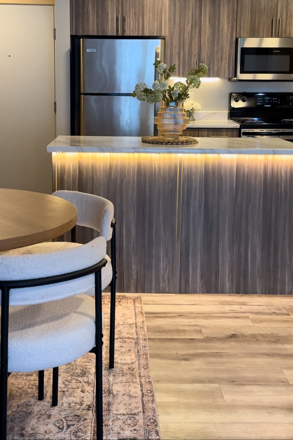 Under cabinet lighting 💡✨ #kitchenlighting #undercabinetlighting 

#LTKHome
