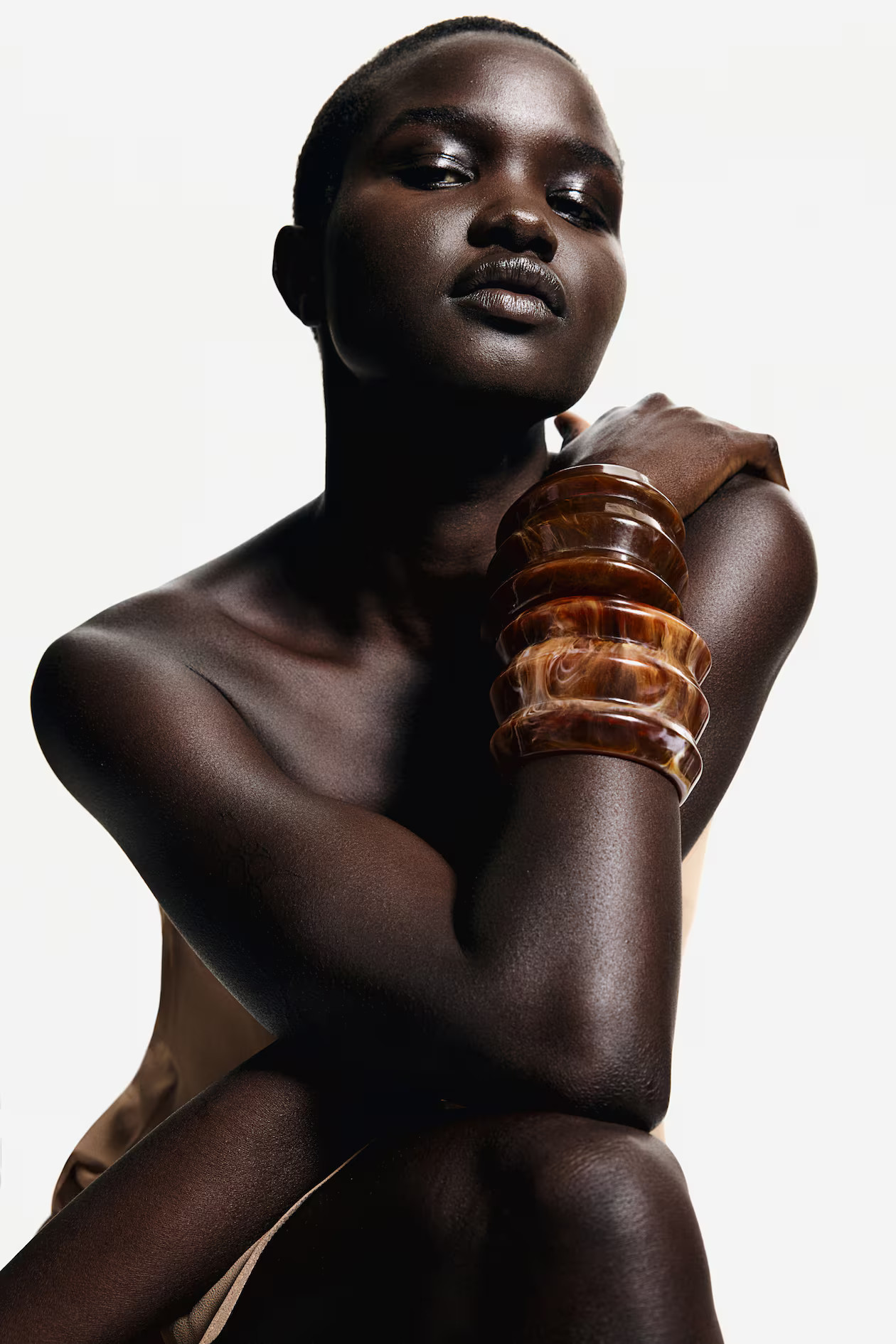 Marmorierter Manschettenarmreif | H&M (DE, AT, CH, NL, FI)