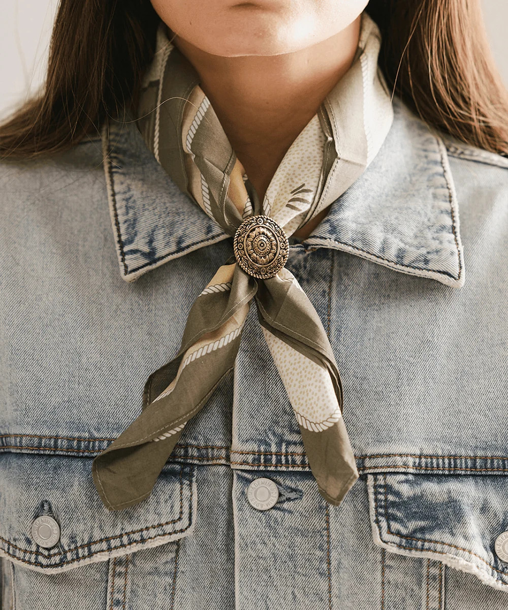 Floral Oval Concho Bandana Slide | Gigi Pip