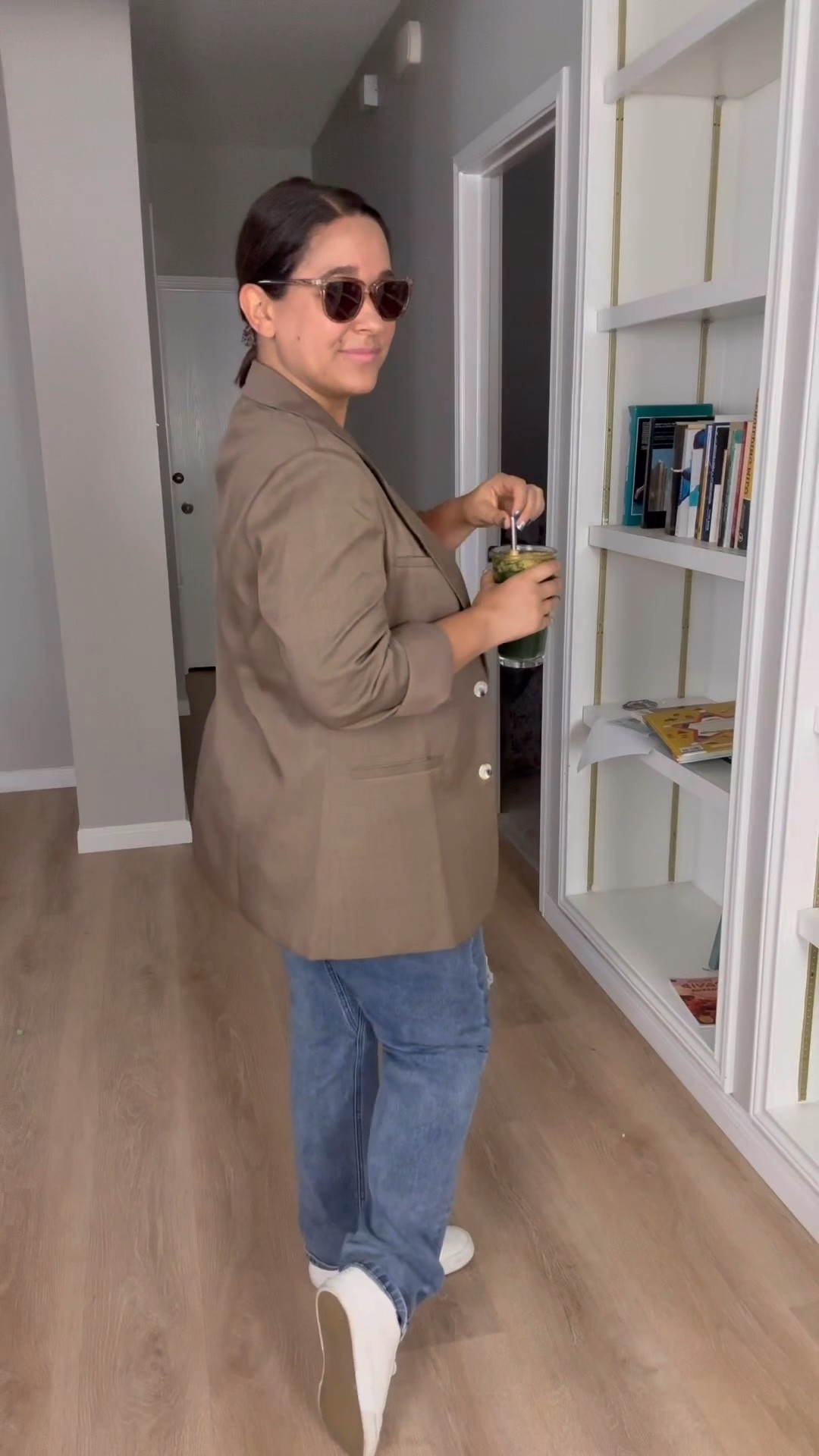 Easy and casual mom outfit. A blazer is always a good choice!

#LTKMidsize #LTKFindsUnder50 #LTKStyleTip