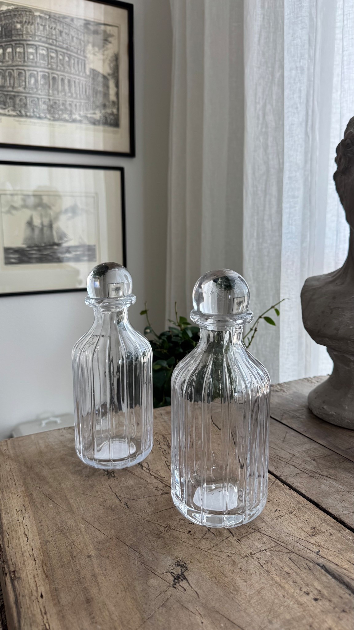 Couldn’t say no to these beautiful water decanters! I cannot wait to put them on our bedside tables tonight! 🤍