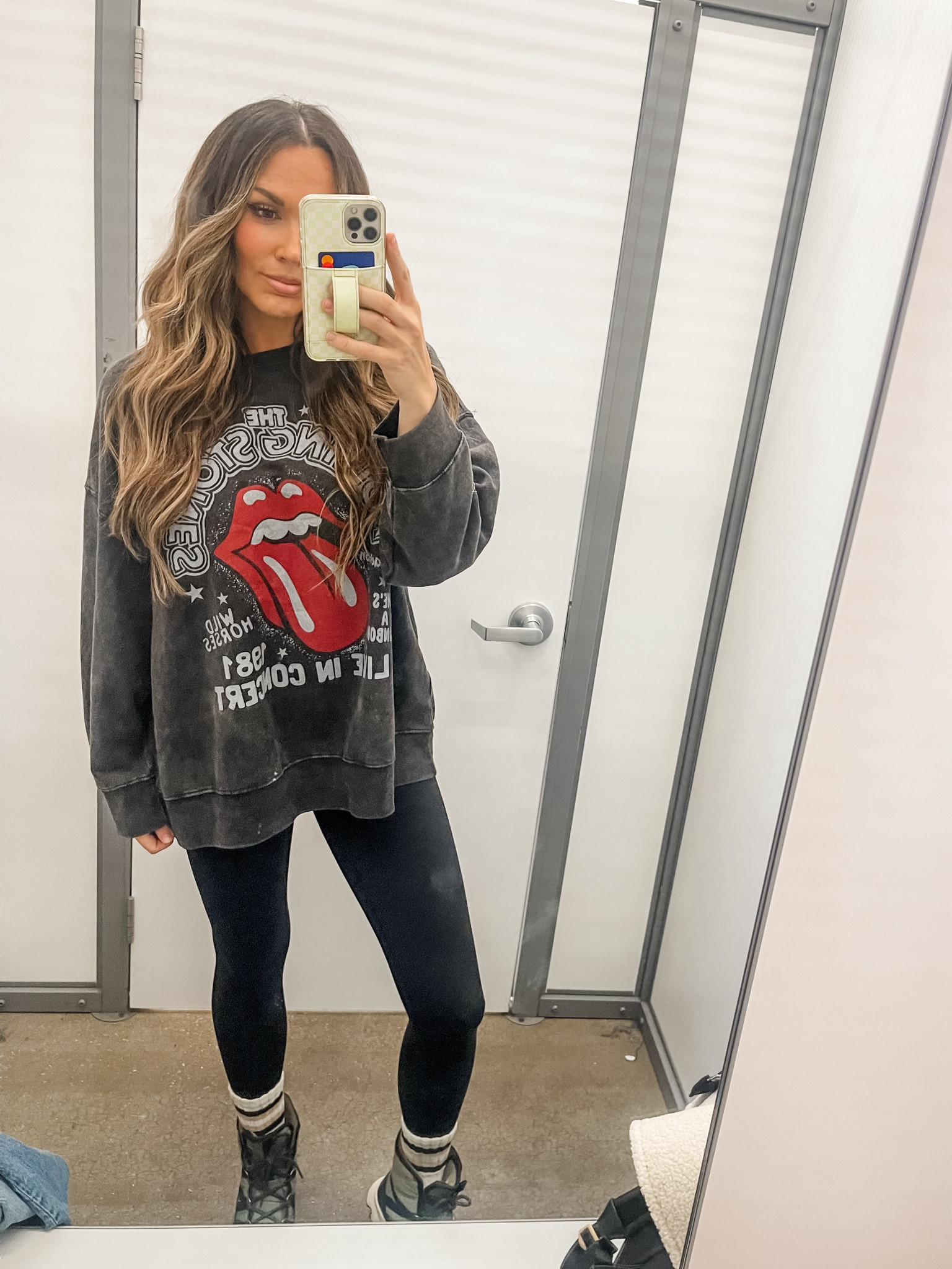 $15 graphic sweatshirt size XXL 


#LTKFindsUnder50 #LTKStyleTip