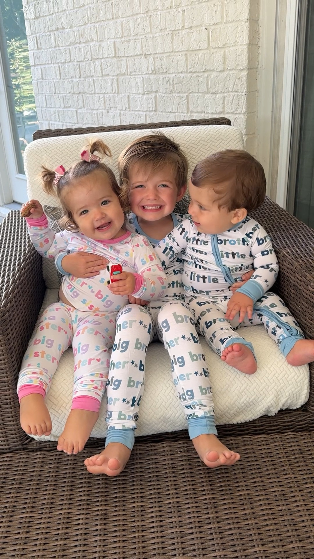 Big brother / Big sister / Little brother / little sister matching pajamas!

My code “CHAMPAGNE” gets you 20% off sitewide until October 8th!



#LTKFamily #LTKSaleAlert #LTKKids