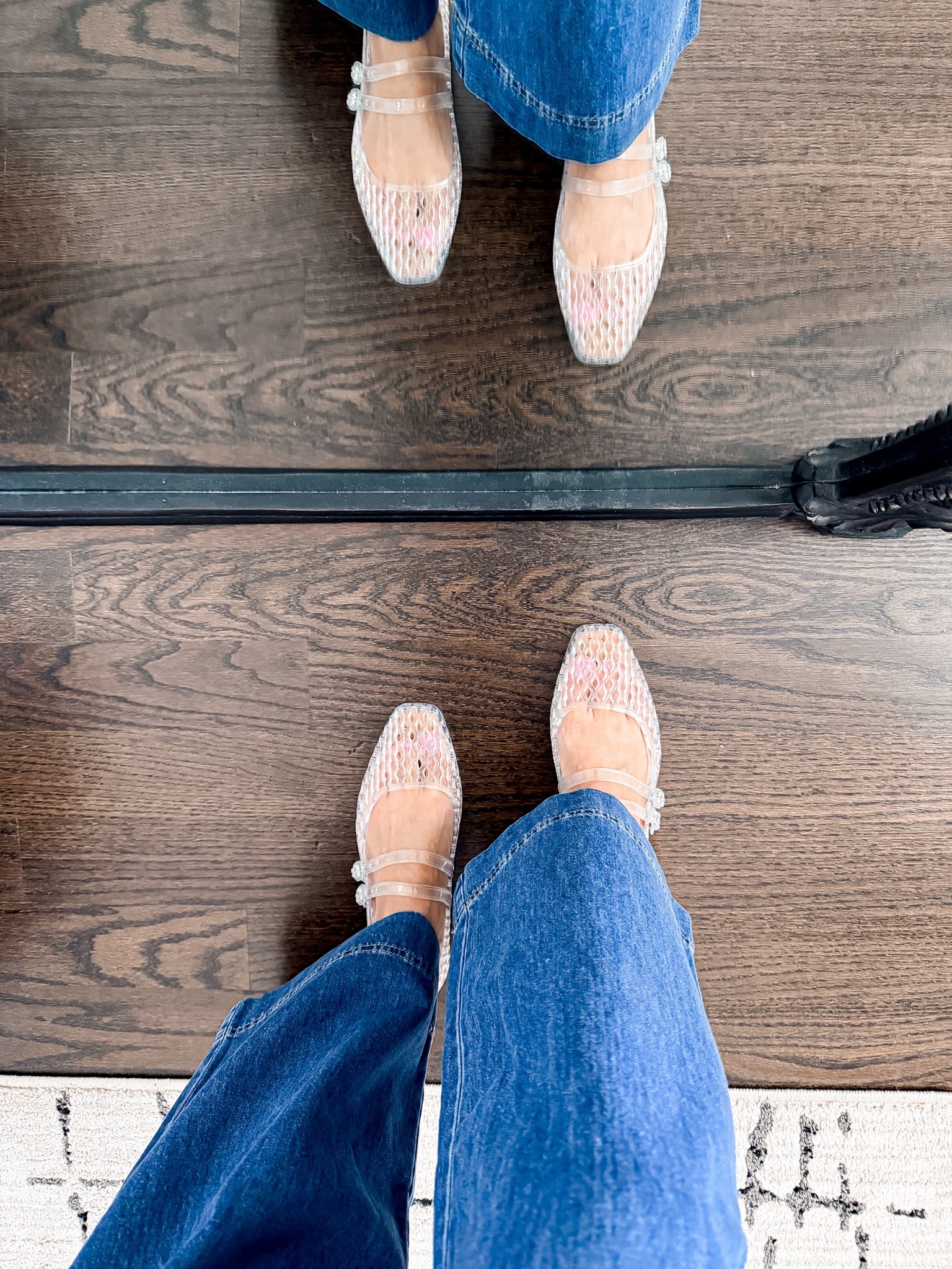 These surprised me SO much 🤍✨ I’ve worn them almost every day since I got them 🙈  
They have that fun jelly look but are actually comfortable (which is not always the case 😂). I’ve been wearing them with denim, dresses, casual outfits… literally everything. Such an easy shoe to dress up or down 👌🏻
Part of the DSW Friends & Family sale too🛍️ use code VIPBESTIES for 25% off
@dsw #ad #MyDSW

#LTKSaleAlert #LTKSeasonal #LTKOver40
