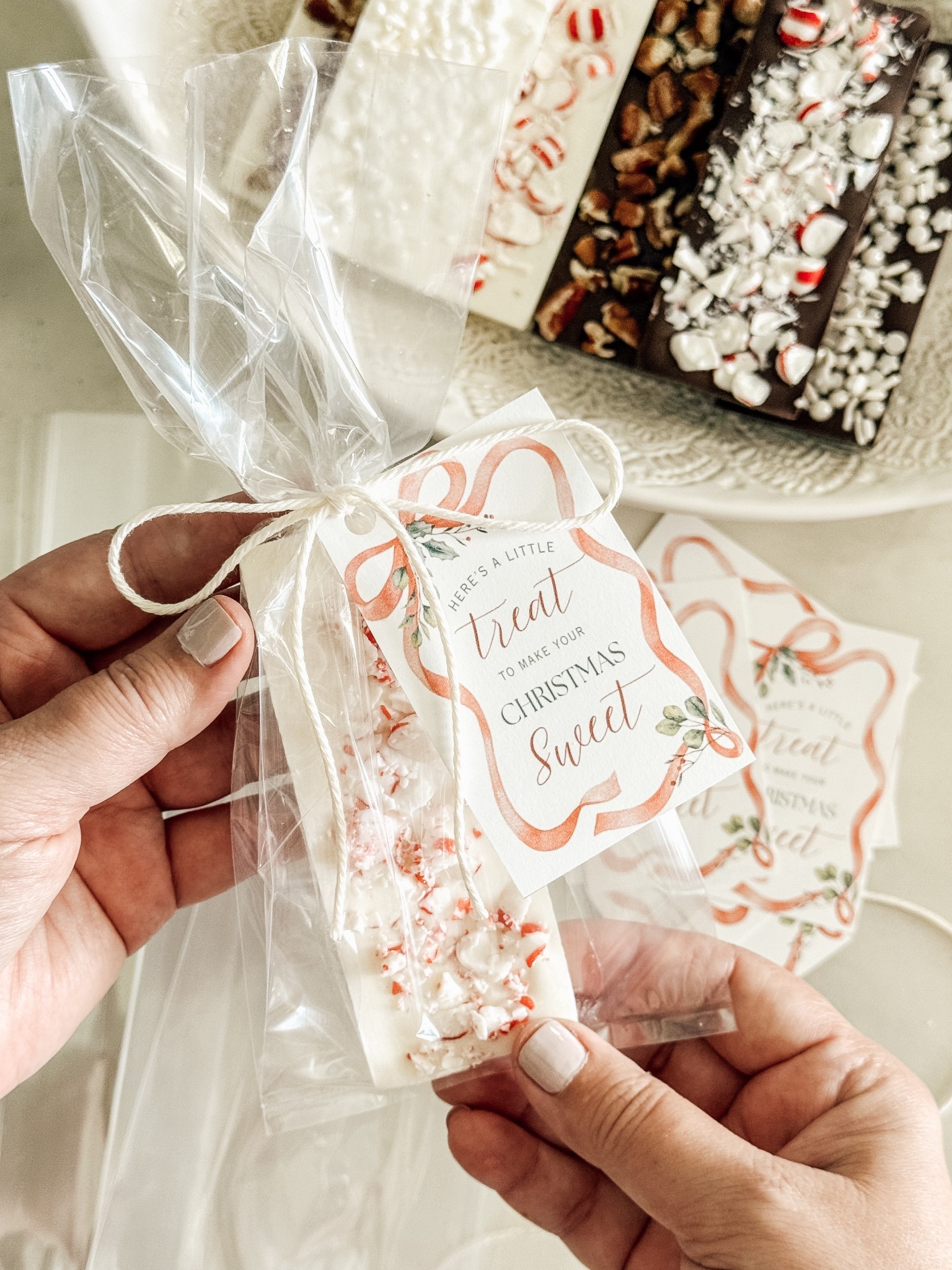 These Homemade Candy Bars are perfect for neighbor, teacher and hostess gifts! So easy to make and a yummy, thoughtful gift! ♥️ #homemadecandy #candybar #christmasgift #handmadegift

#LTKSeasonal #LTKParties #LTKHome