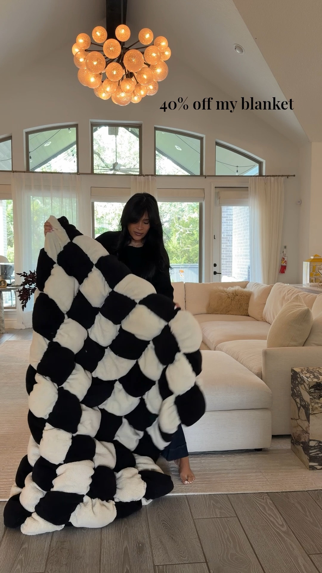 My checkered blanket is 40% off! This would make a great holiday gift 

#LTKGiftGuide #LTKCyberWeek #LTKHome