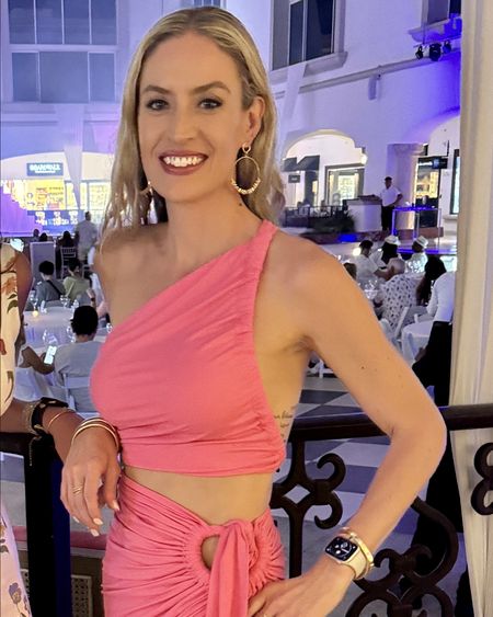 There’s a 30% off site wide sale using code VIP30. 

This cute ensemble comes as separates in this bright pink, bright green, and black. Some are on pre-order right now and so worth the wait. I’m awaiting the black version. It’s a fun outfit for summer vacation. I’m wearing XS. 

#everypiecefits

Summer dress
Summer vacation outfit 
Summer outfit 
Vacation outfit 
Vacation dress
Resort dress
Maxi skirt
Maxi dress

#LTKParties #LTKSaleAlert #LTKSeasonal