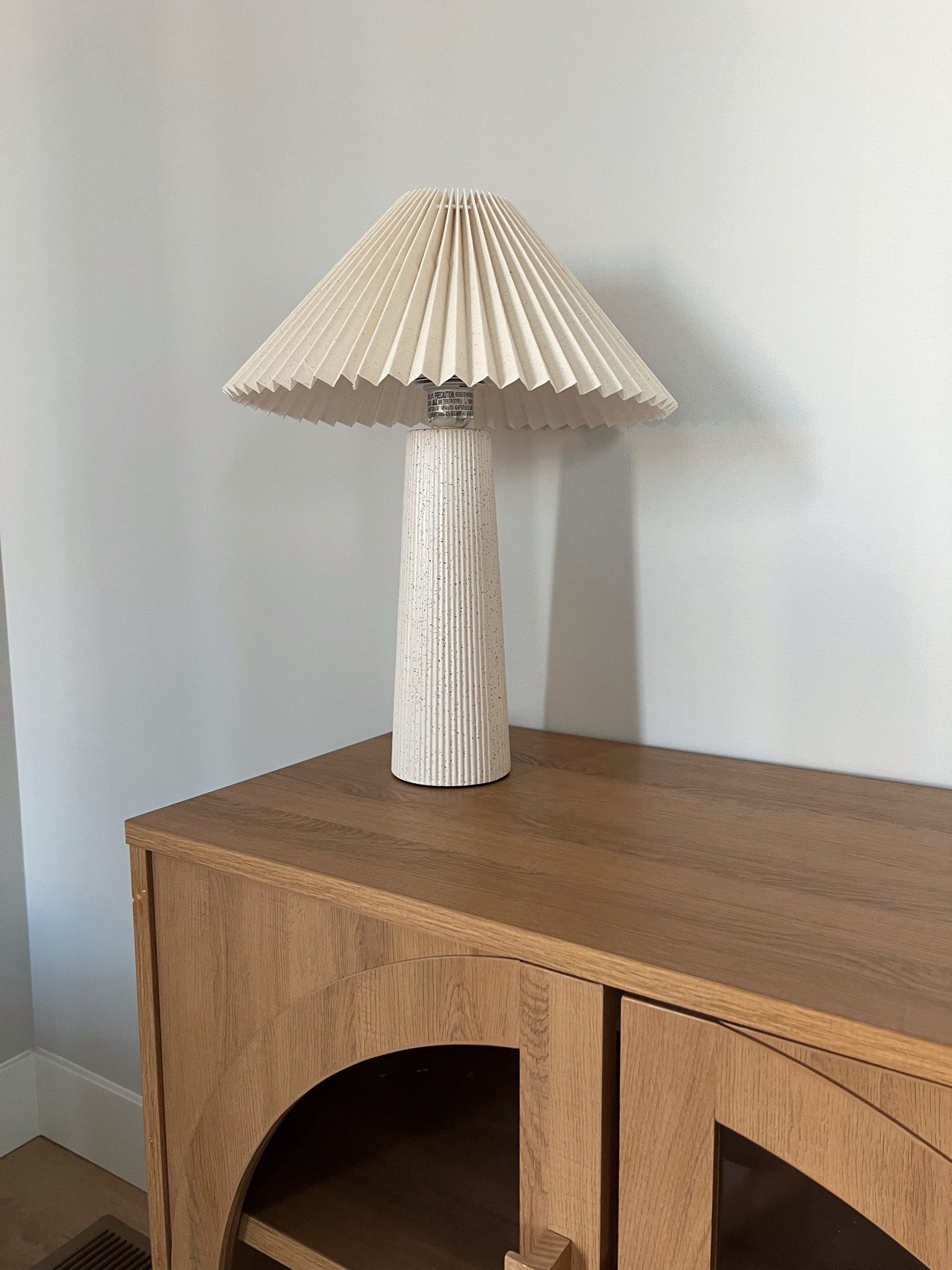 New home finds🏠 the cutest $40 lamp!

Neutral home | table lamp 

#LTKHome