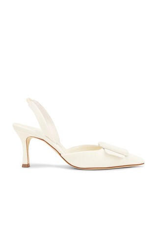 Manolo Blahnik Maysli 70 Velvet Pump in Cream | FWRD 