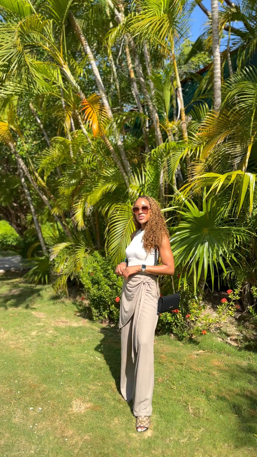 Y’all know she always loves a relaxed chic vibe 😍

Outfit Deets: 
• Pants @Zara 
• Tank @Express 
• Shoes @gucci
• Bag @Michael Kors US 

#VacationOutfit #ootd #resort #casualchic

#LTKootd #LTKTravel #LTKvlog
