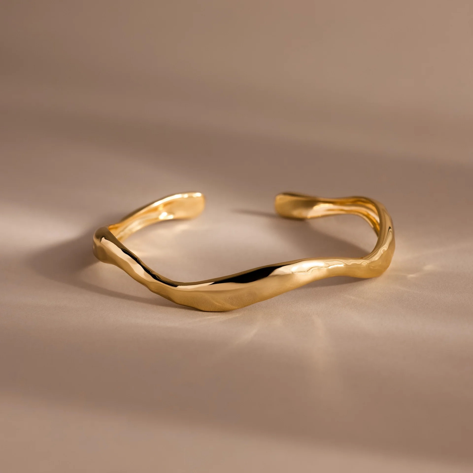 Organic Wavy Cuff Bracelet in 18K Gold | Caitlyn Minimalist | Caitlyn Minimalist