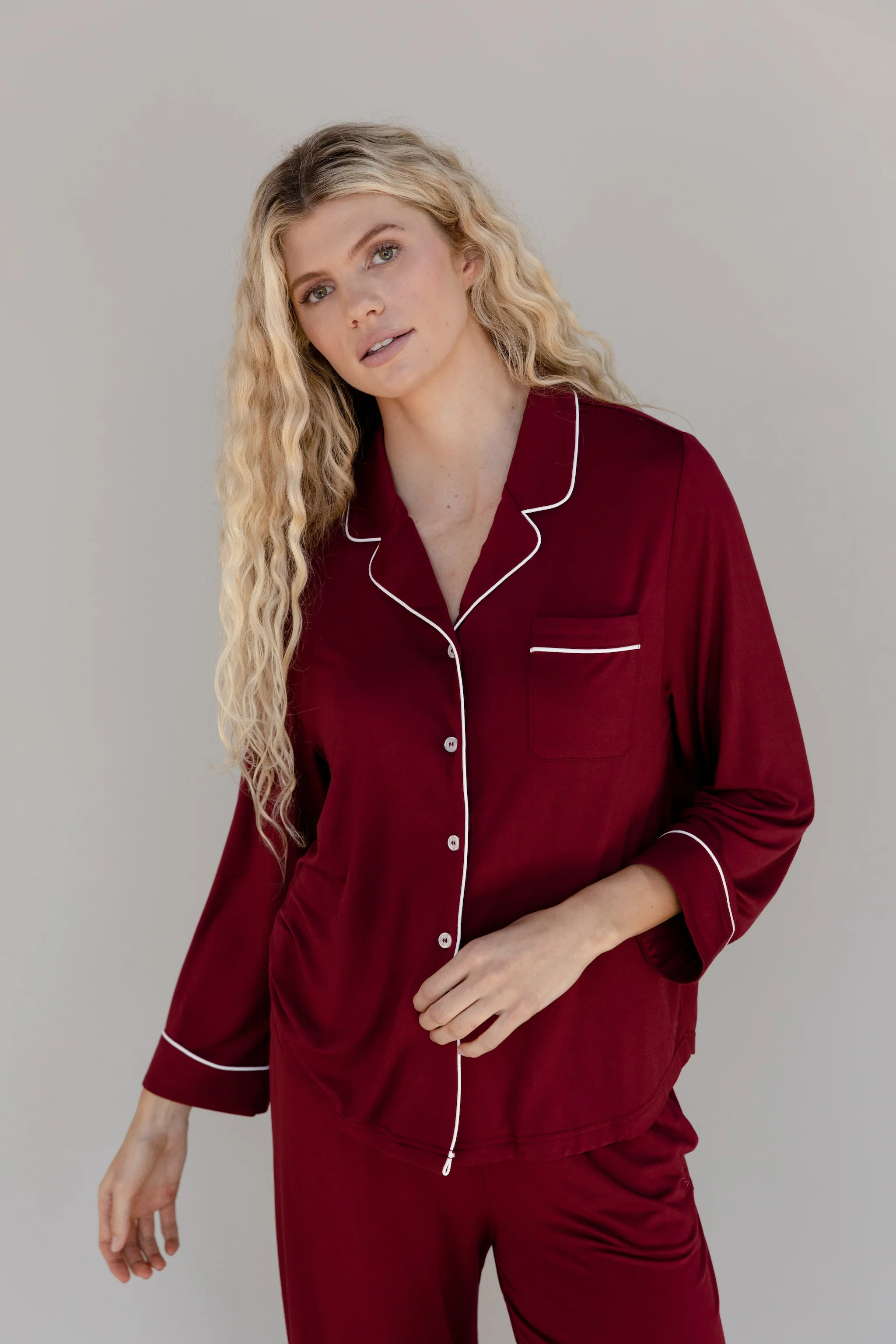 Women's Stretch-Knit  Long Sleeve Bamboo Pajama Set | Cozy Earth