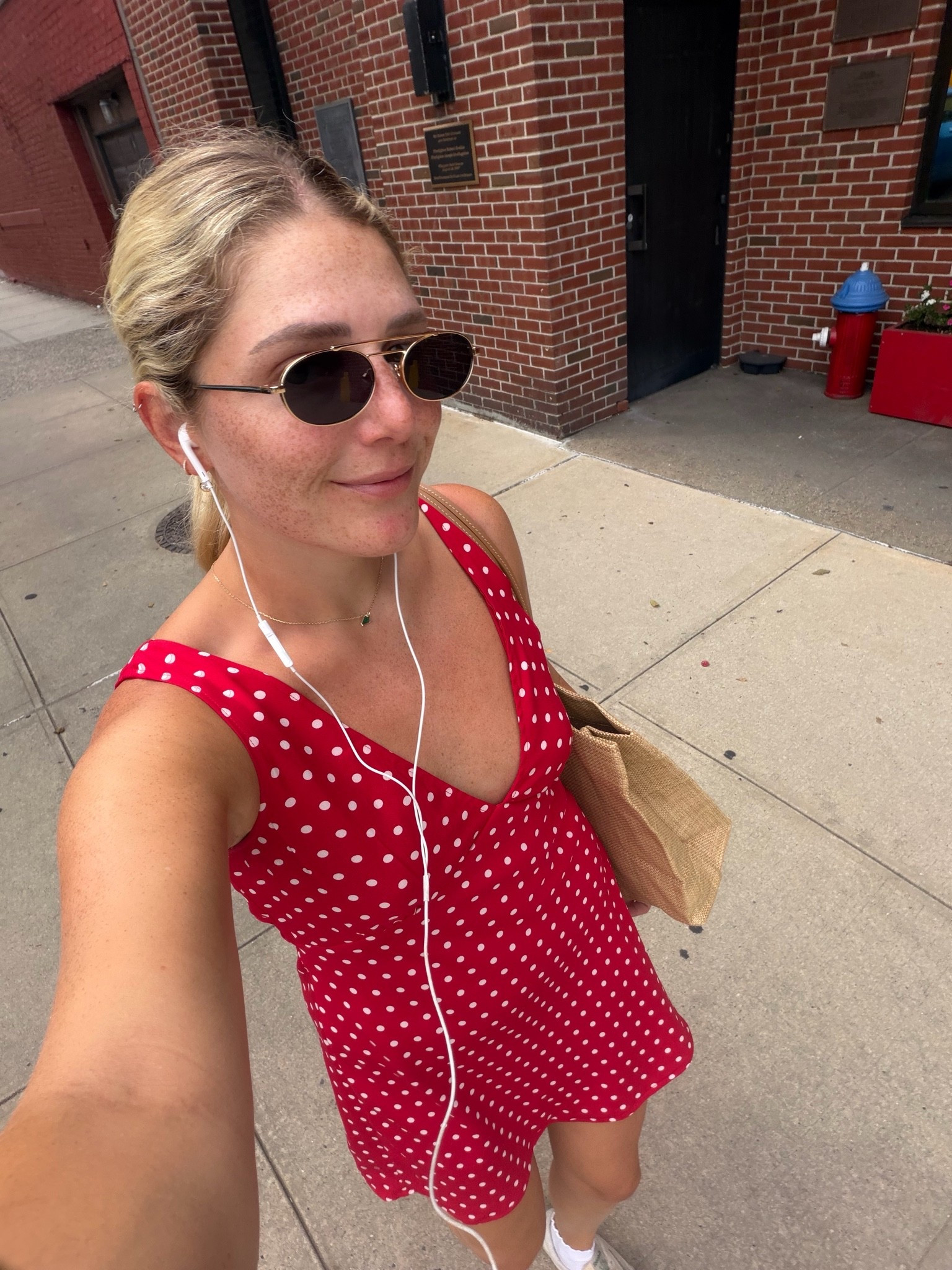red polka dot mini / summer sundress outfit inspo