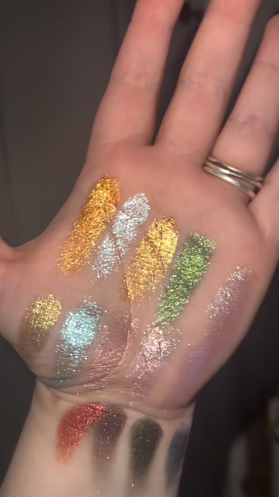 This all glitter palette is MESMERIZING! @cbeauty_mall Ambition eyeshadow palette ❤️‍🔥✨🙌 can’t wait to play with this more! I’m going to challenge myself to use it to its fullest potential 😇 

makeup • eyeshadow • y2k • beauty • artist • makeup Inspo • product recommendations • gifted • PR • content creator • creative makeup • pink hair • swatches