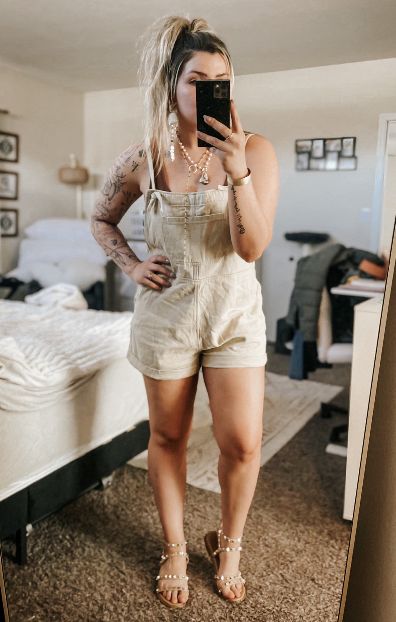 Overalls Summer Outfit ✨

The sun is finally shining!!! ☀️

#LTKmidsize #LTKfindsunder100 #LTKstyletip