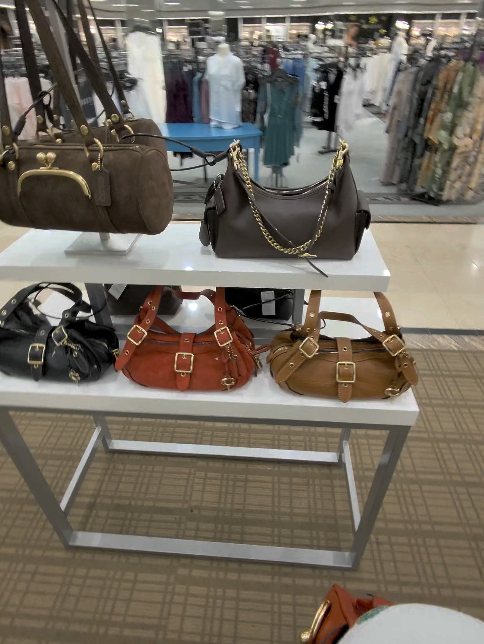 COACH bags are having a major fall moment. 🍂 If you love designer handbags, timeless quality, and fall fashion, these are worth a look. #coachbags #fallhandbags #designerbags #fallfashion #handbags