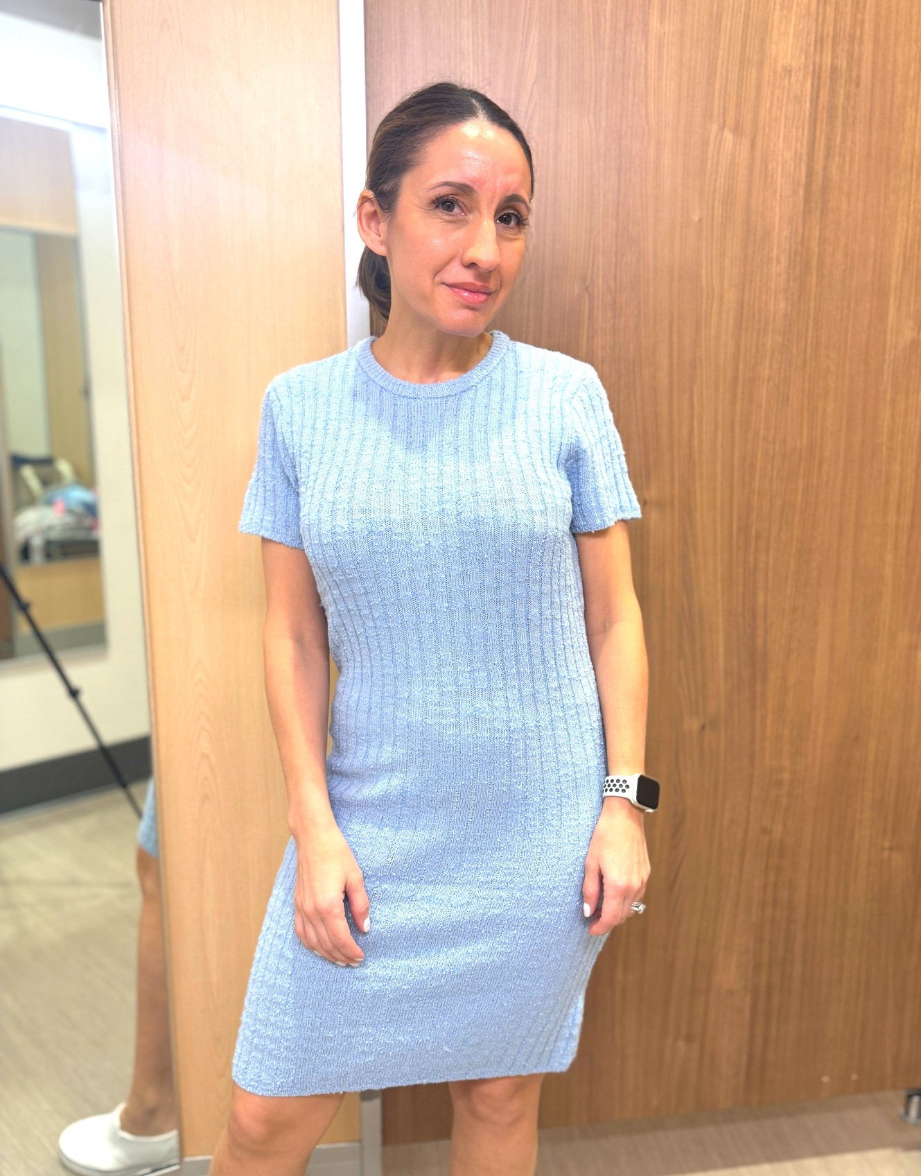 Light blue ribbed sweater dress. Runs tts. Very petite friendly. 


#LTKOver40 #LTKWorkwear #LTKPetite
