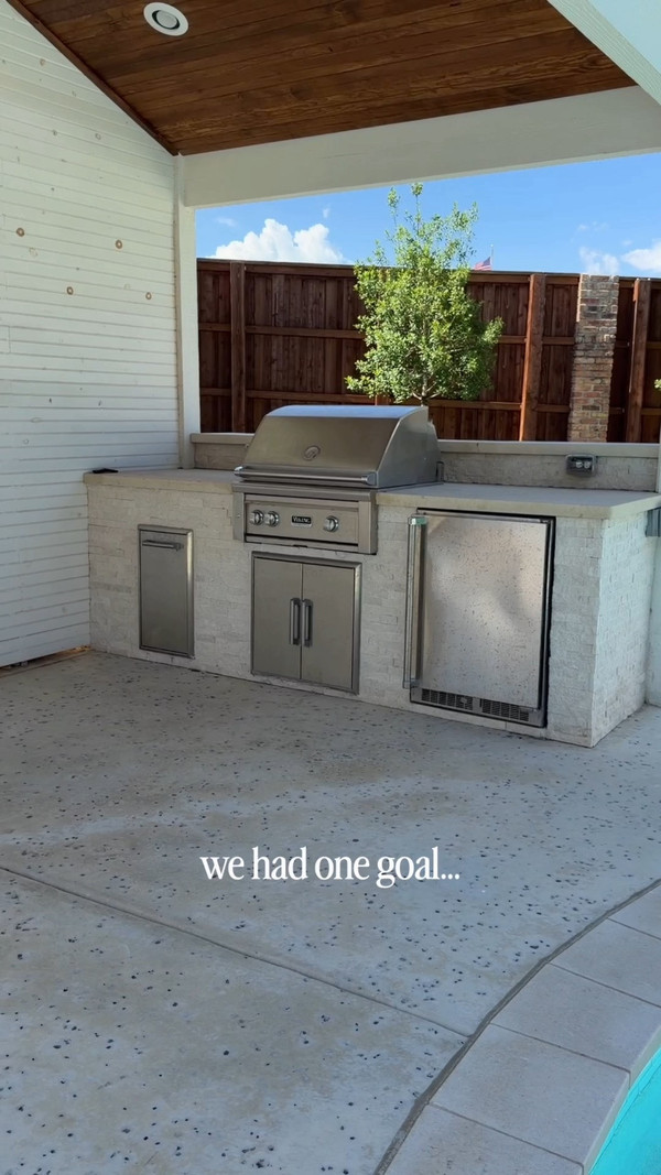 Our new outdoor dining set has officially become the heart of our backyard.