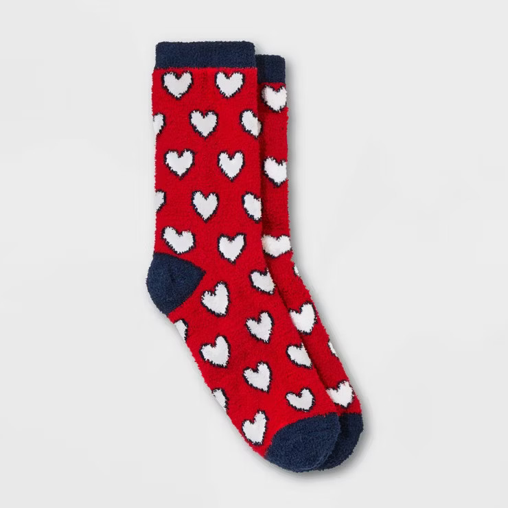 Women's Sketched Hearts Valentine's Day Cozy Crew Socks - Red 4-10 | Target