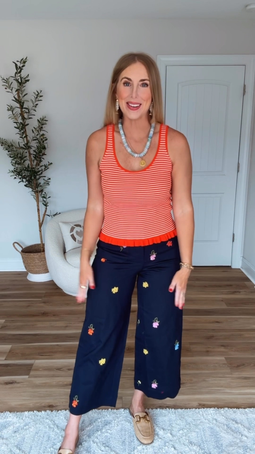 These floral embroidered pants are so fun! 

#LTKmomlife #LTKWorkwear #LTKootd