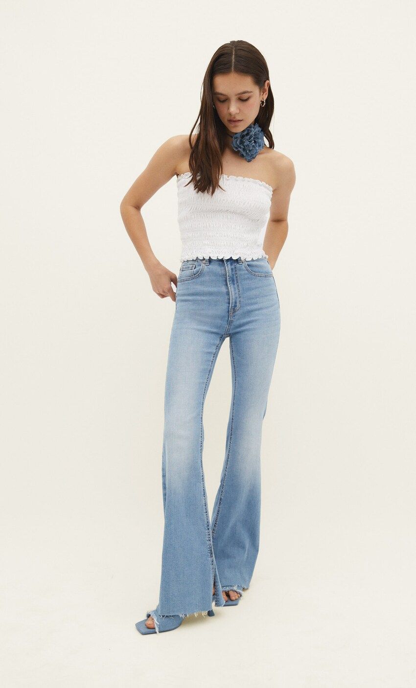 Slit fit flared jeans - Women's fashion | Stradivarius United Kingdom | Stradivarius (UK)