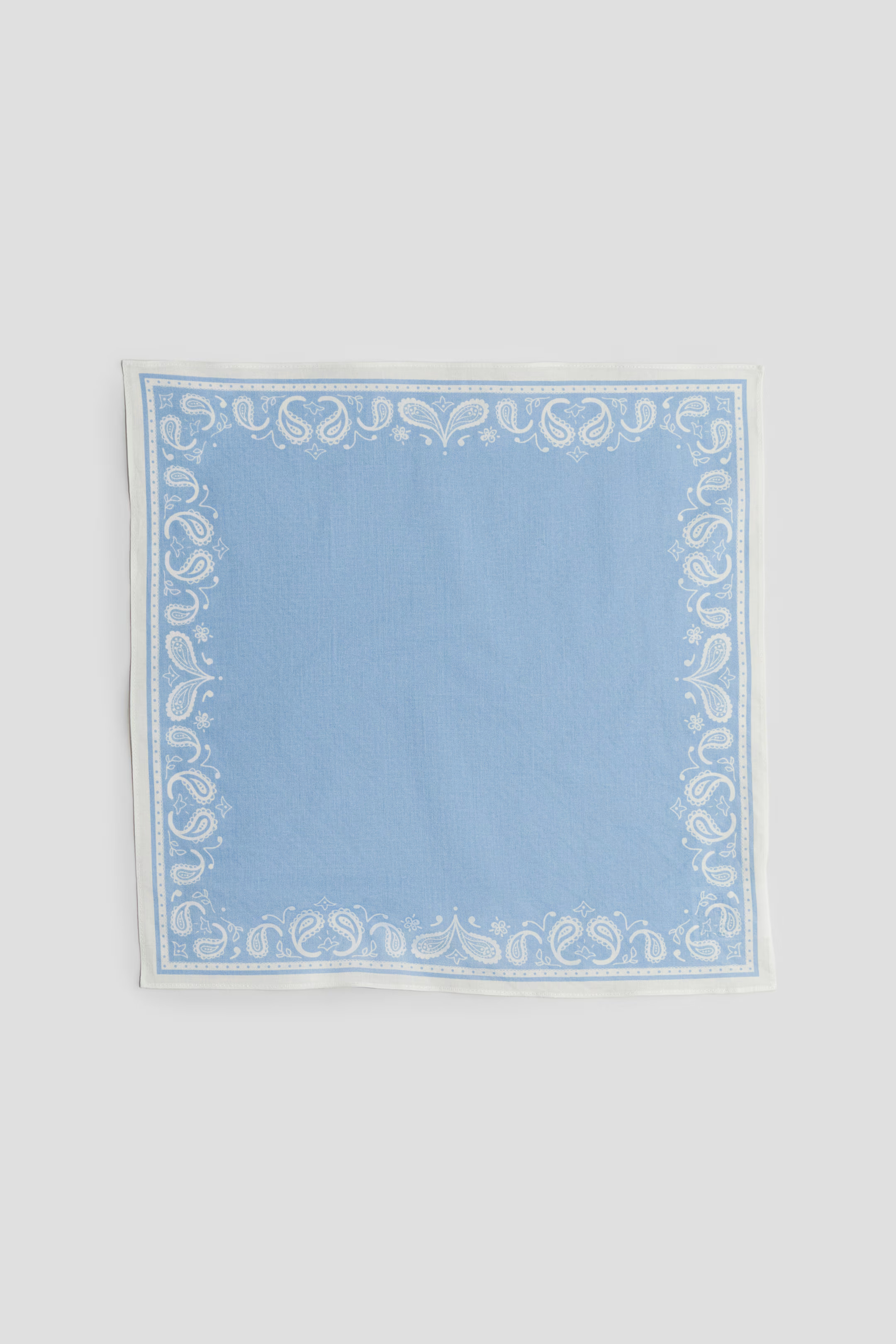 Printed scarf | H&M (UK, MY, IN, SG, PH, TW, HK)