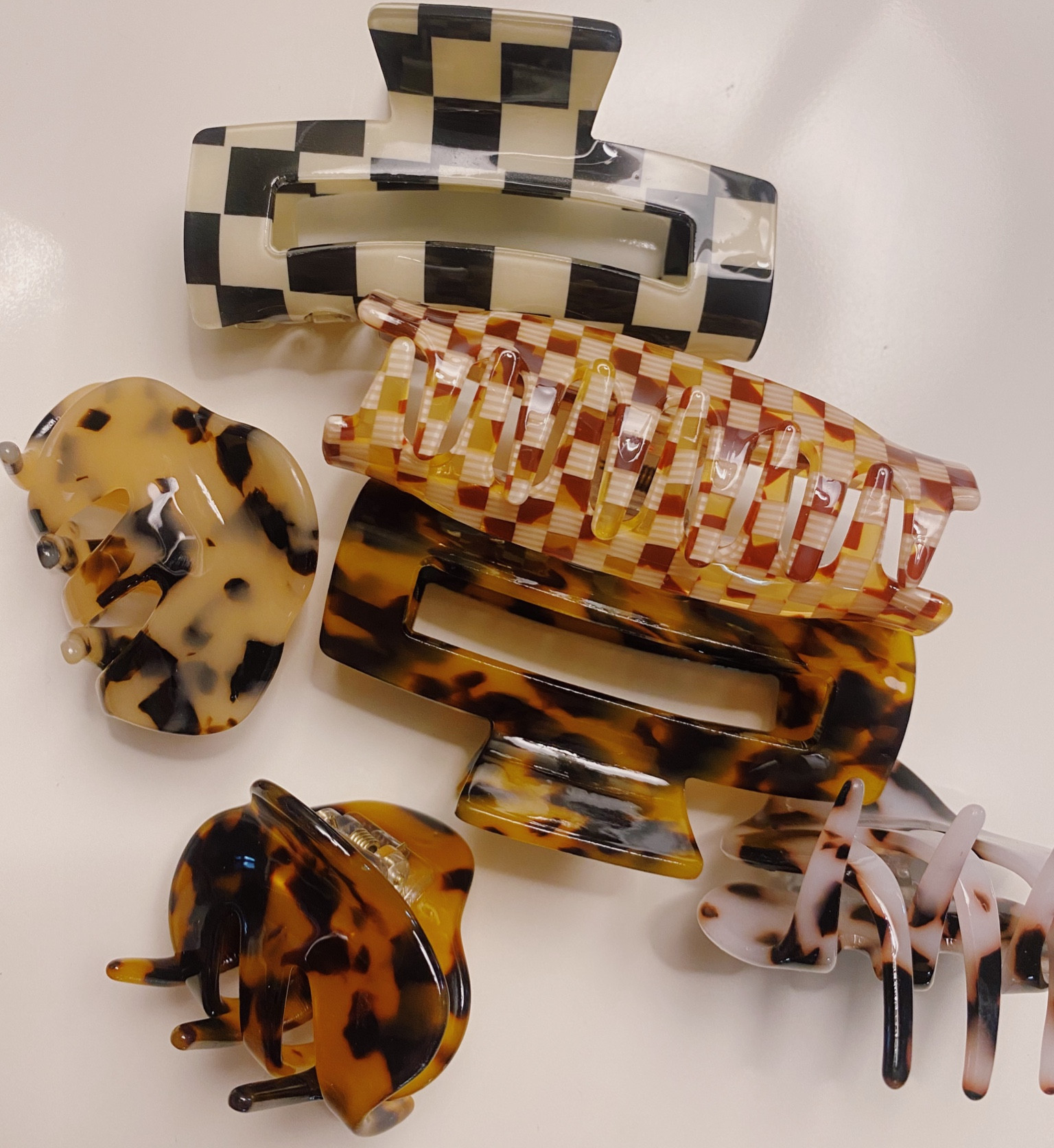 claw clips from amazon 👱‍♀️

great quality & love all the different cute designs 👏

amazon finds, amazon beuaty 

#LTKunder50 #LTKbeauty #LTKFind