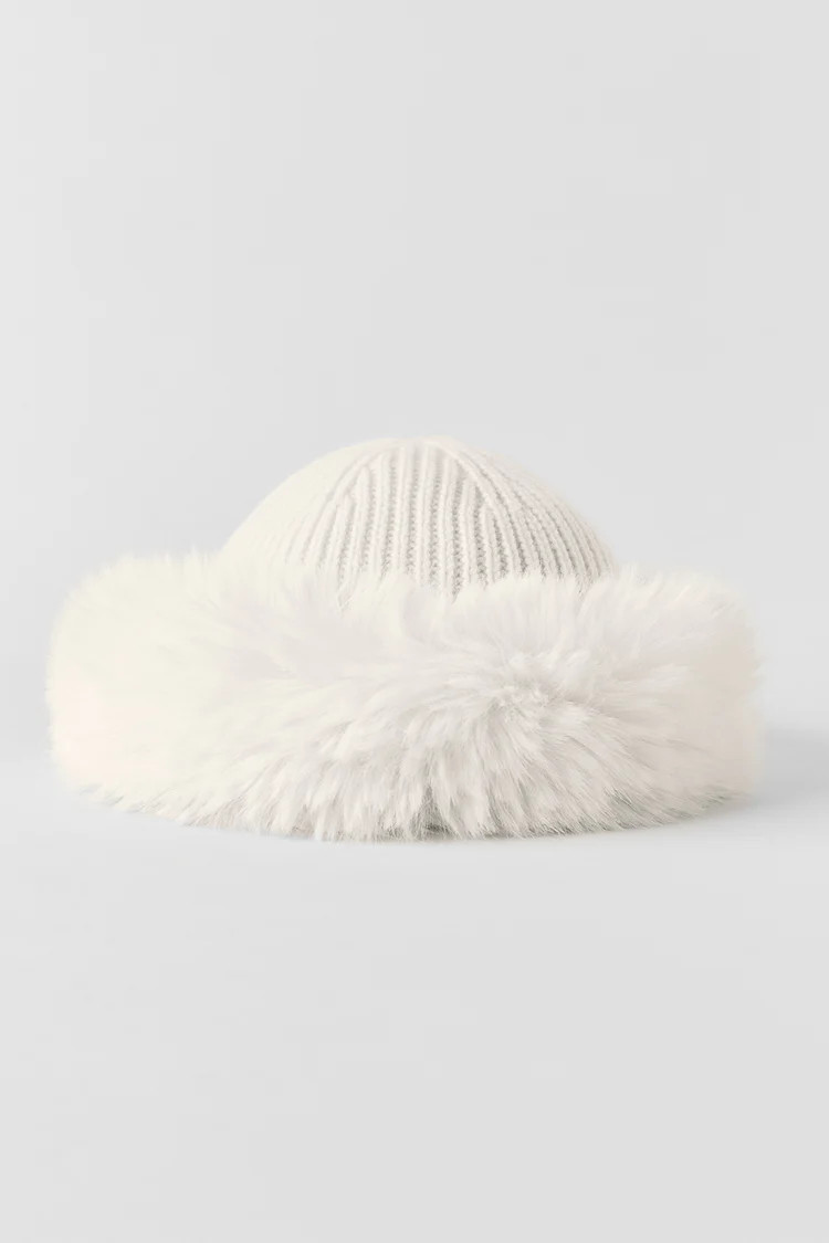 Courchevel Cashmere Faux Fur Beanie | Alo Yoga