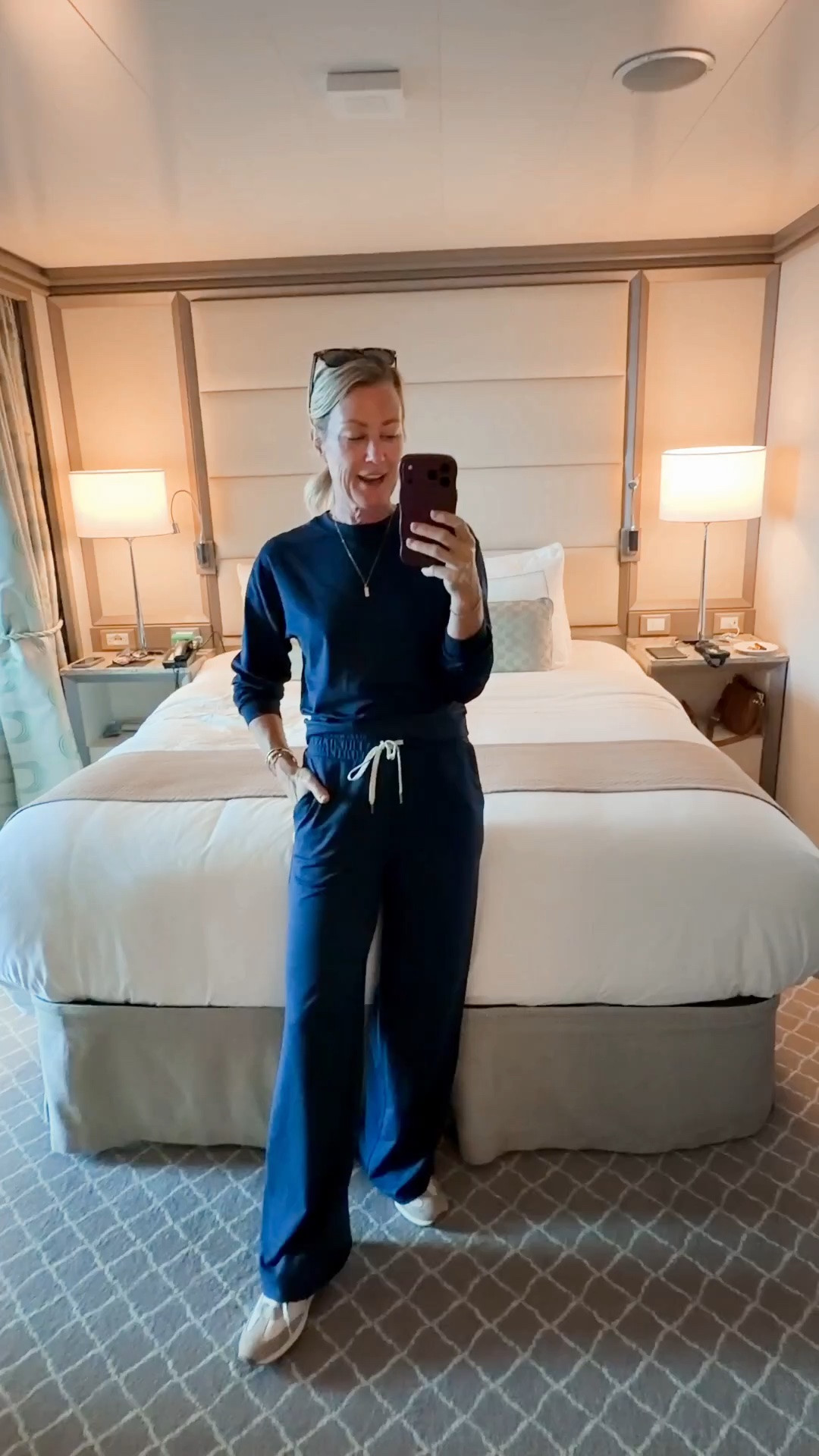 The coziest set for lounge & mom life! Love the deep blue. 

Top: xs
Pants: small