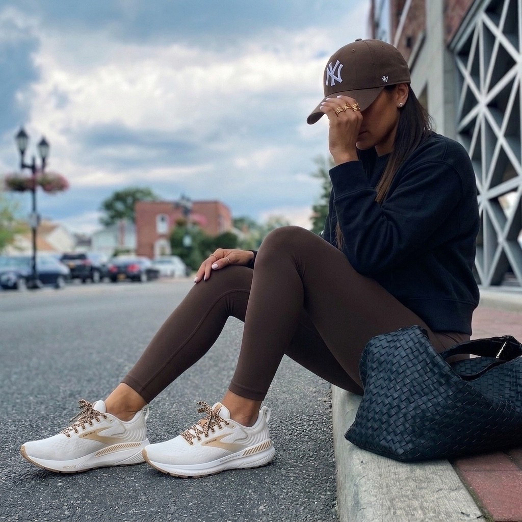 lululemon Align No Line™ High-Rise Pant 25" wearing size 6. Brooks runs true to size