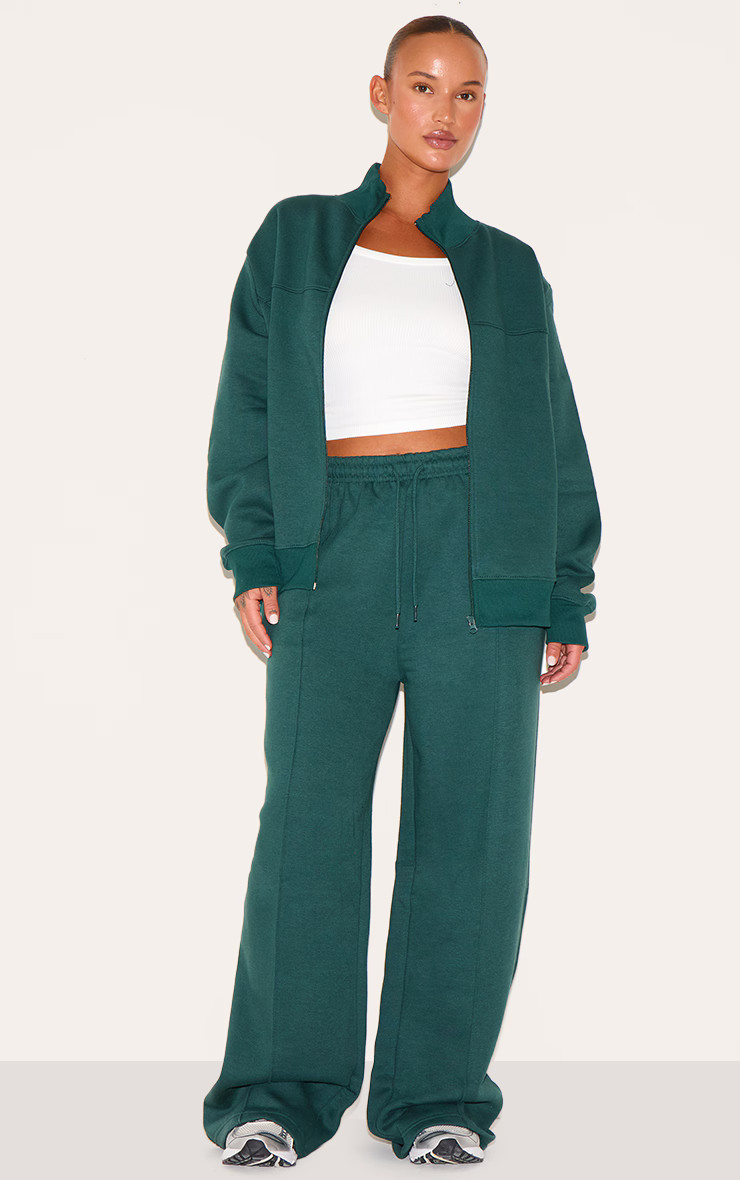 Plus Forest Green Mid Rise Seam Detail Straight Leg Sweatpants | PrettyLittleThing US