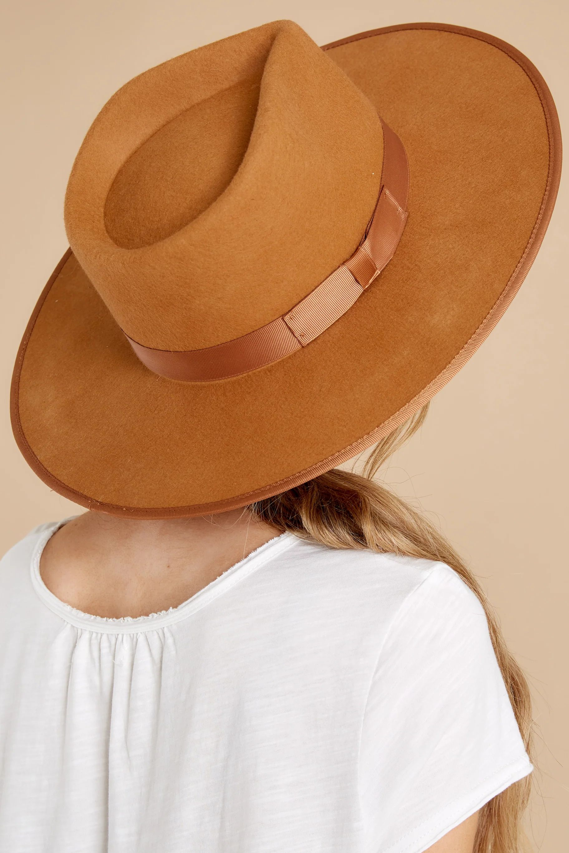 Top It Off Cognac Hat | Red Dress 