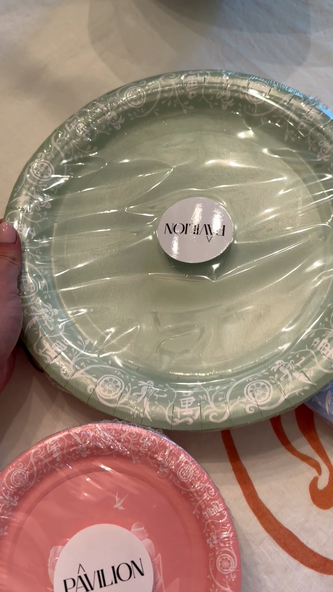 The cutest plates just arrived perfect for playing mahjong and all the mahjong parties! These are so fun and would make great hostess gifts and fun for bridal showers! 🩷💕