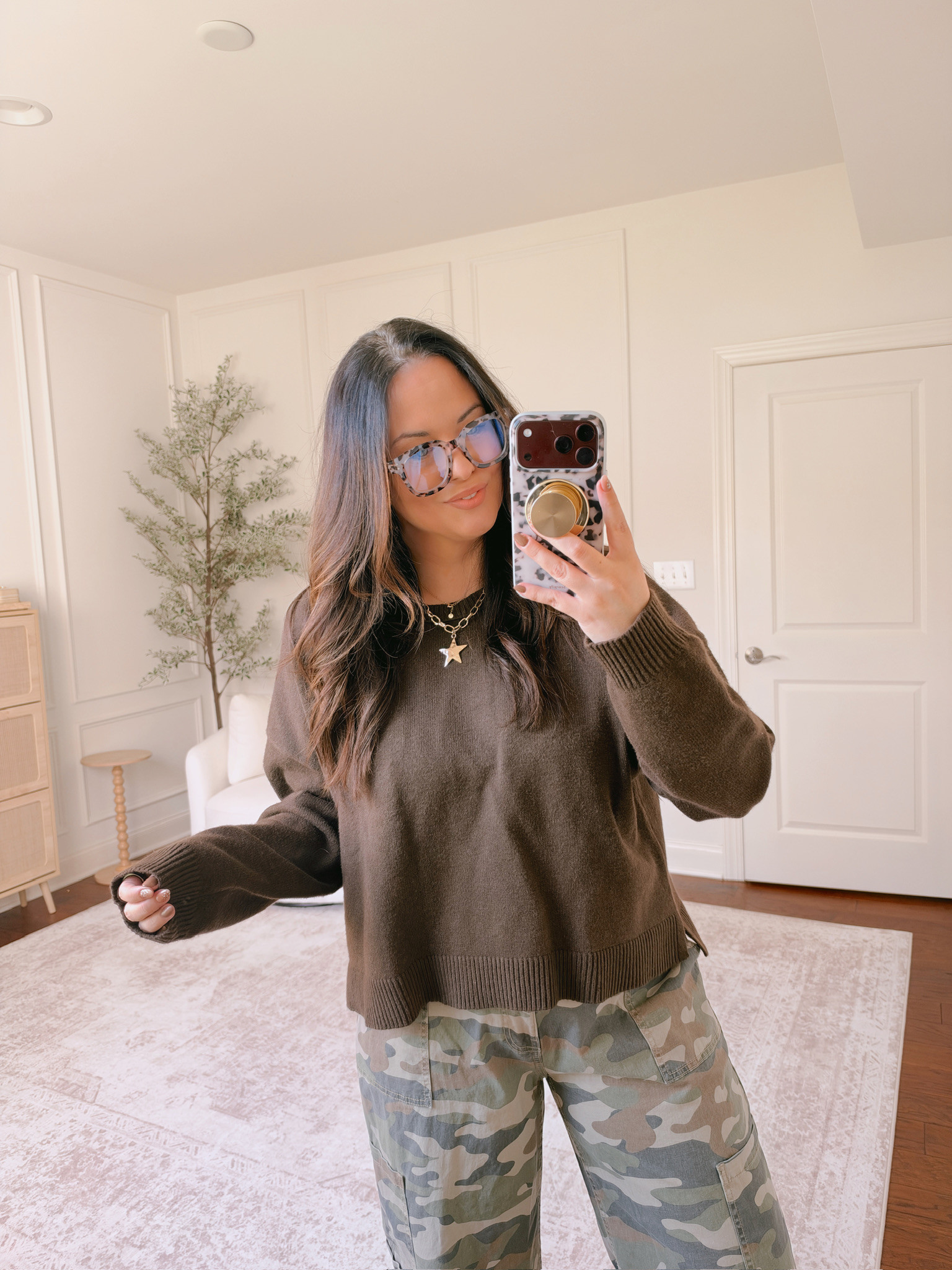 wearing a large in the top, XL in the pants 

 #LTKSeasonal #LTKMidsize