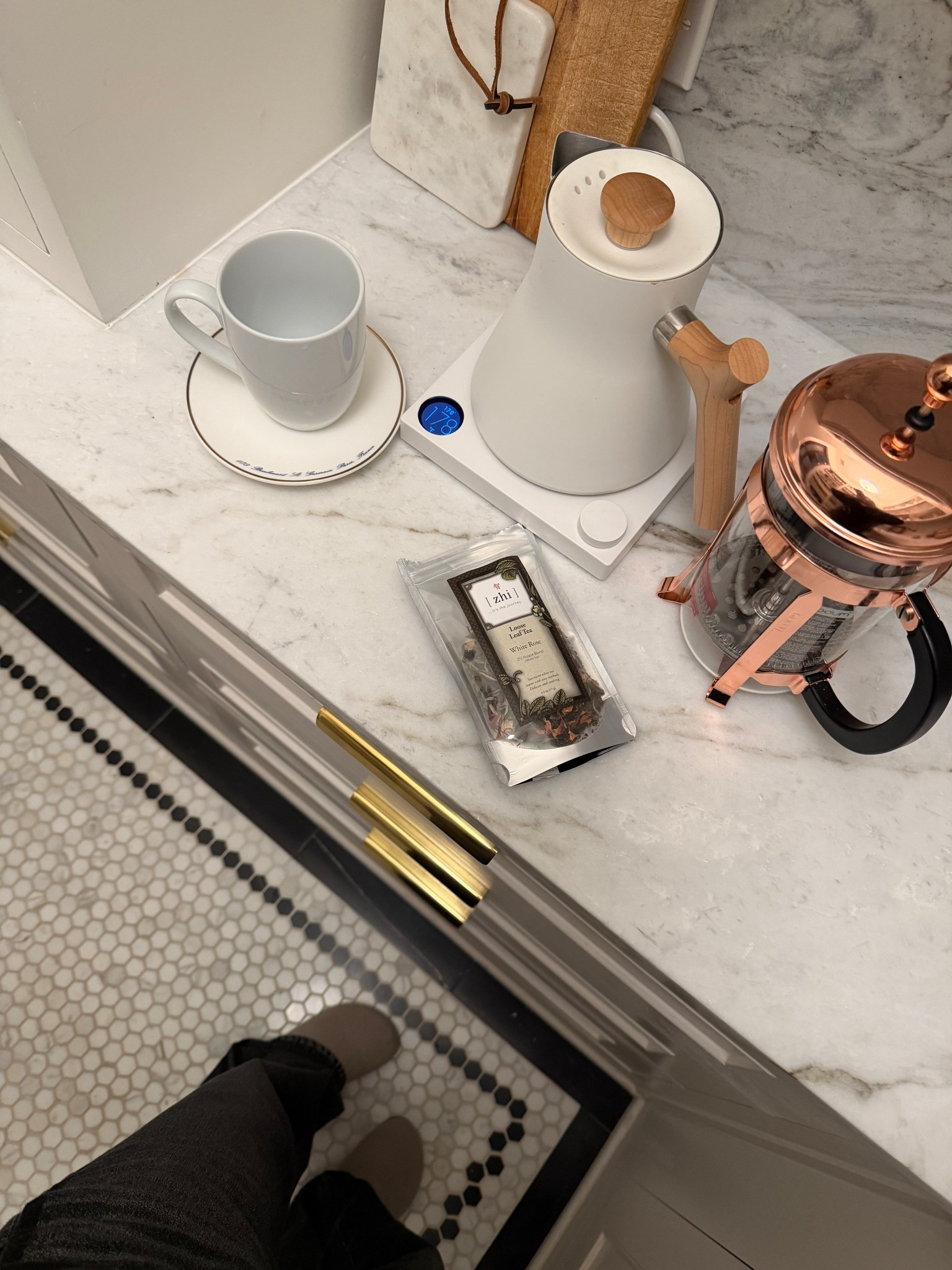 Tea kettle is amazing! 
Using a coffee press for my loose tea
White mugs
Ralph’s plates
Rothy clogs
Sweatpant jeans 


#LTKselfcare #LTKFindsUnder50 #LTKootd