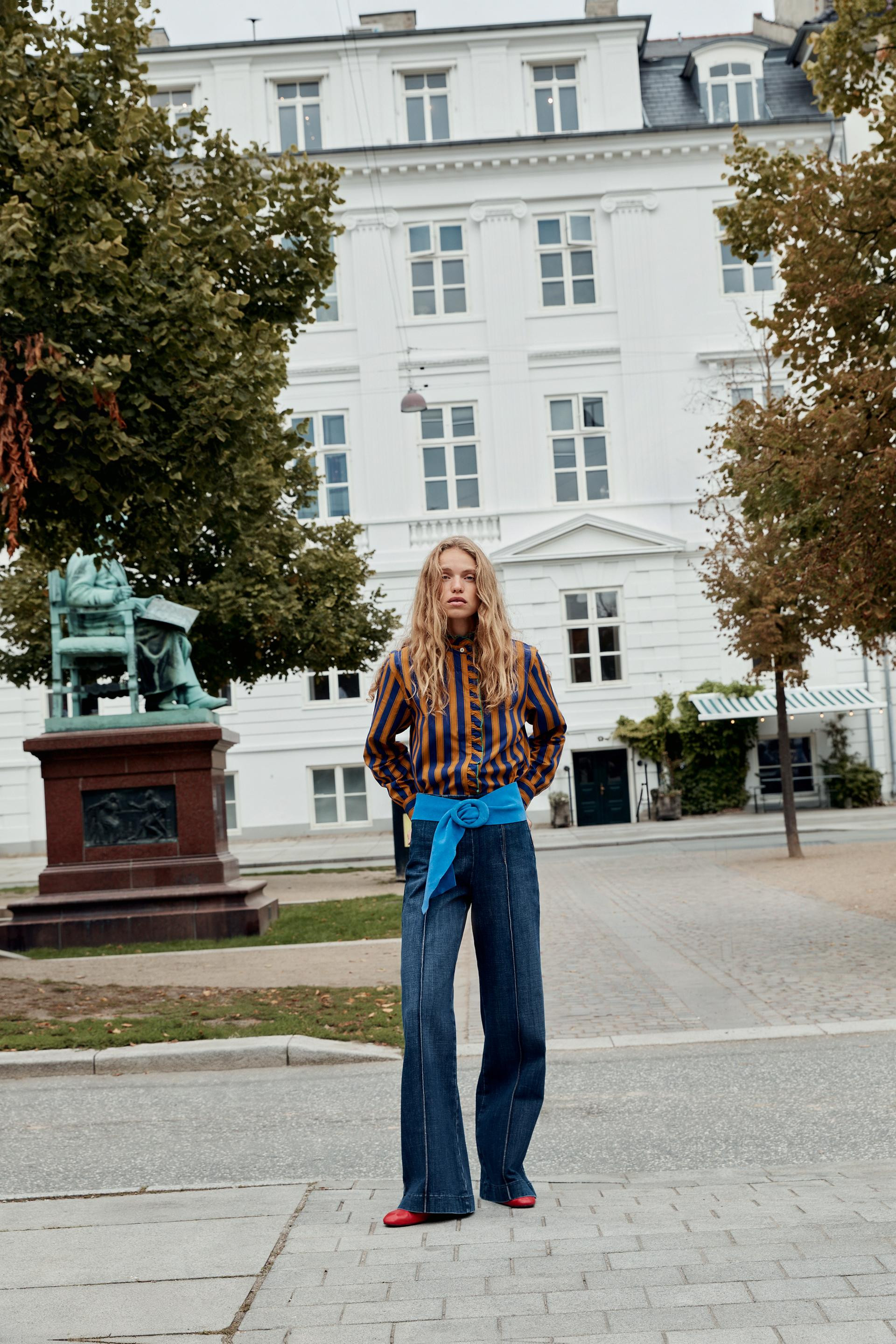 Zara - Z1975 High-Rise Wide-Leg Waistbandless Jeans - Blue - 25 (Us 0) - Woman | Zara US