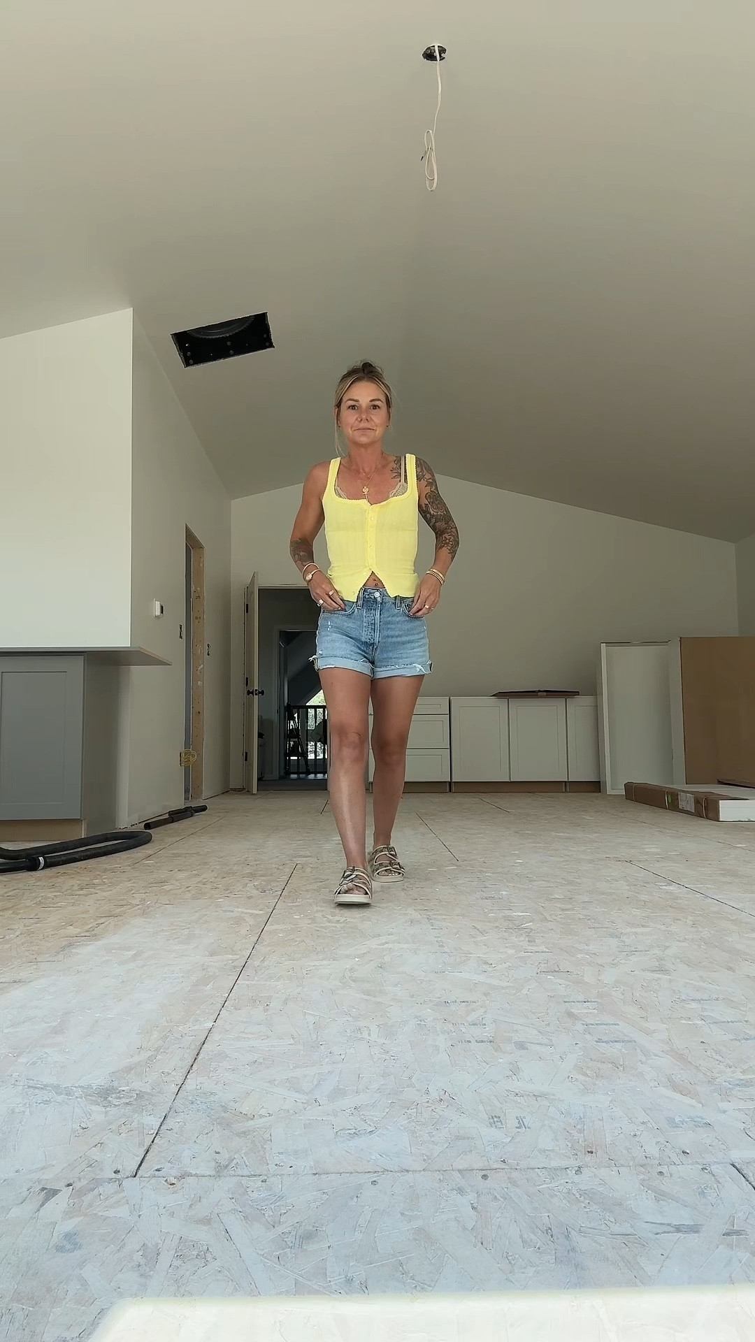 More outfit checks in my new office coming soon!! 😍

Wearing 24 in shorts & xsmall in tank
sandals - Option A1
I’m usually a 6-6.5 in US and got the EU37. They fit perfect.


#LTKSeasonal #LTKStyleTip #LTKShoeCrush