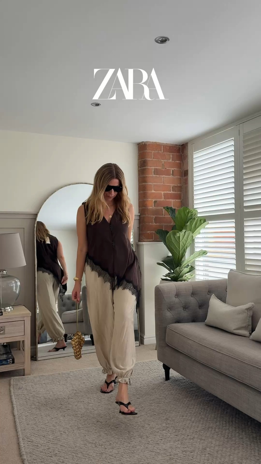 Zara favourite for summer. 

Balloon trousers, beige ballon trousers, brown balloon trousers, cute top, summer outfit, barrel leg trousers white.

#LTKsummer #LTKuk