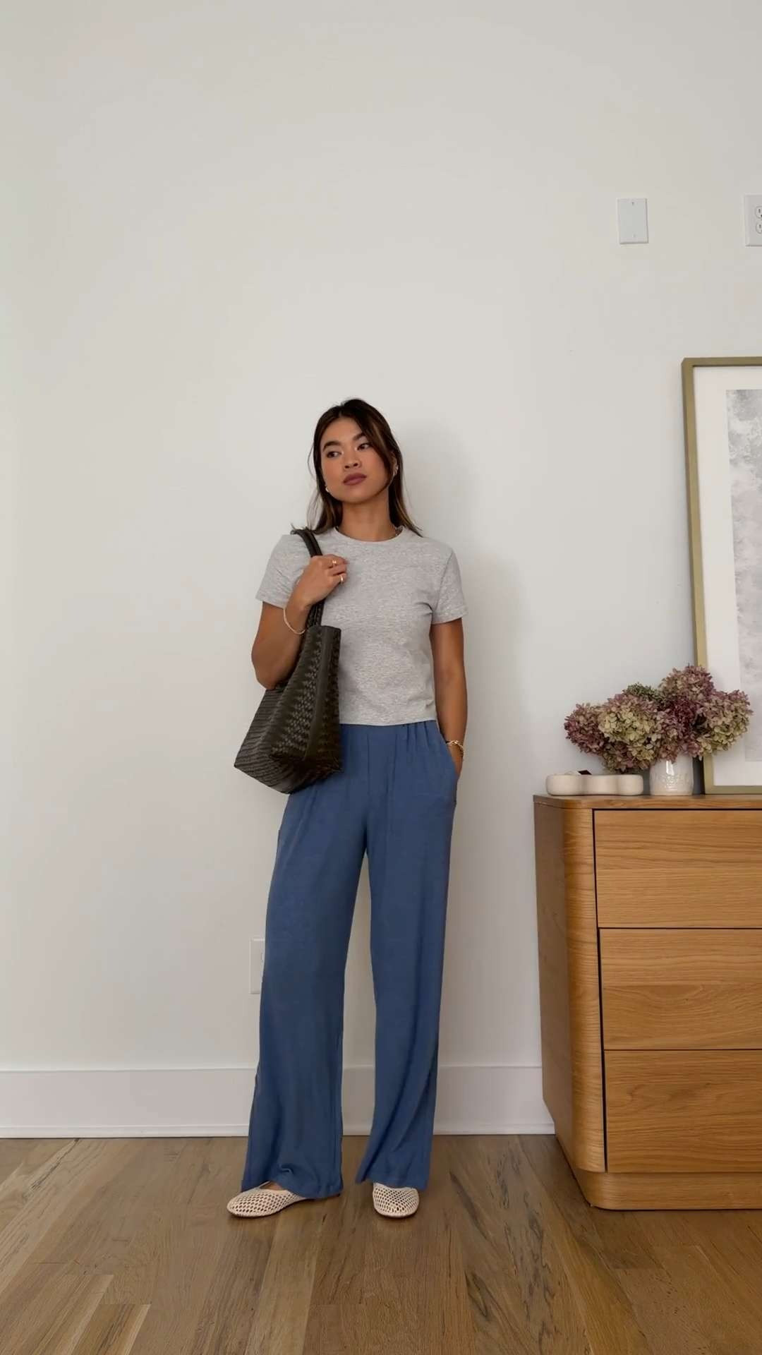 Cozy outfit inspo. These @abercrombie pants would be perfect for travel days!

Sizing info:
Abercrombie Essential Baby Tee (Size Small in Light Grey) 
Abercrombie Lounge Ribbed Wide Leg Sweatpants (Size XXS short in Cool Navy) 

Petite style, petite fashion, mom outfit, mom style, petite pants, petite outfit ideas, petite outfits, best pants for petite, petite lounge pants, spring style, spring outfits, beach outfits, vacation outfits, summer outfit, summer sweats, petite comfy pants, Abercrombie pants, grey tee, summer tee, everyday tee

#LTKootd #LTKSeasonal #LTKPetite