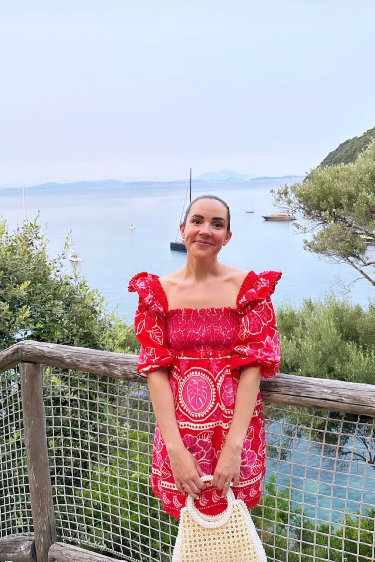 pink and red @farmrio on sale! 

#LTKsalealert #LTKeurope #LTKtravel