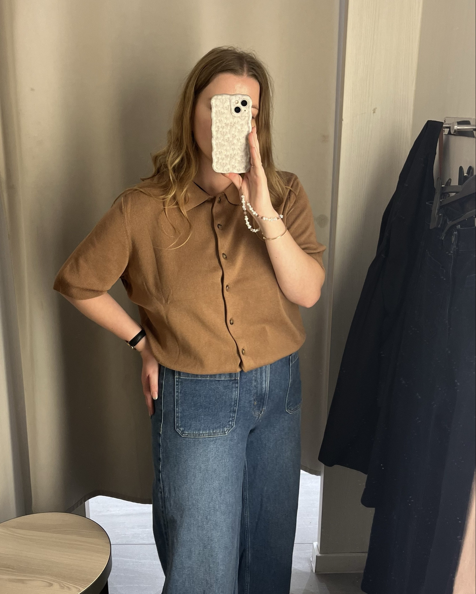 Autumn loading 🍂

Autumn H&M haul… Caramel brown tonal knits, lightweight denim jacket with blue high waist flare denimm

#LTKuk #LTKmidsize #LTKautumn