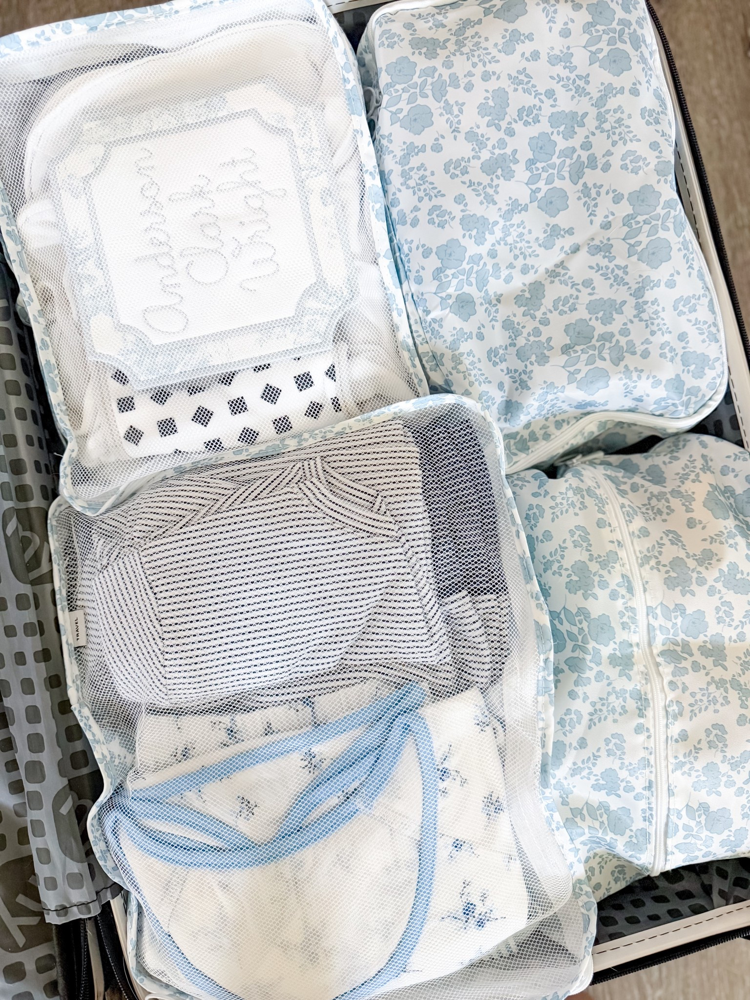 What’s in my hospital bag as a third time mom

#LTKBaby #LTKmomlife #LTKBump
