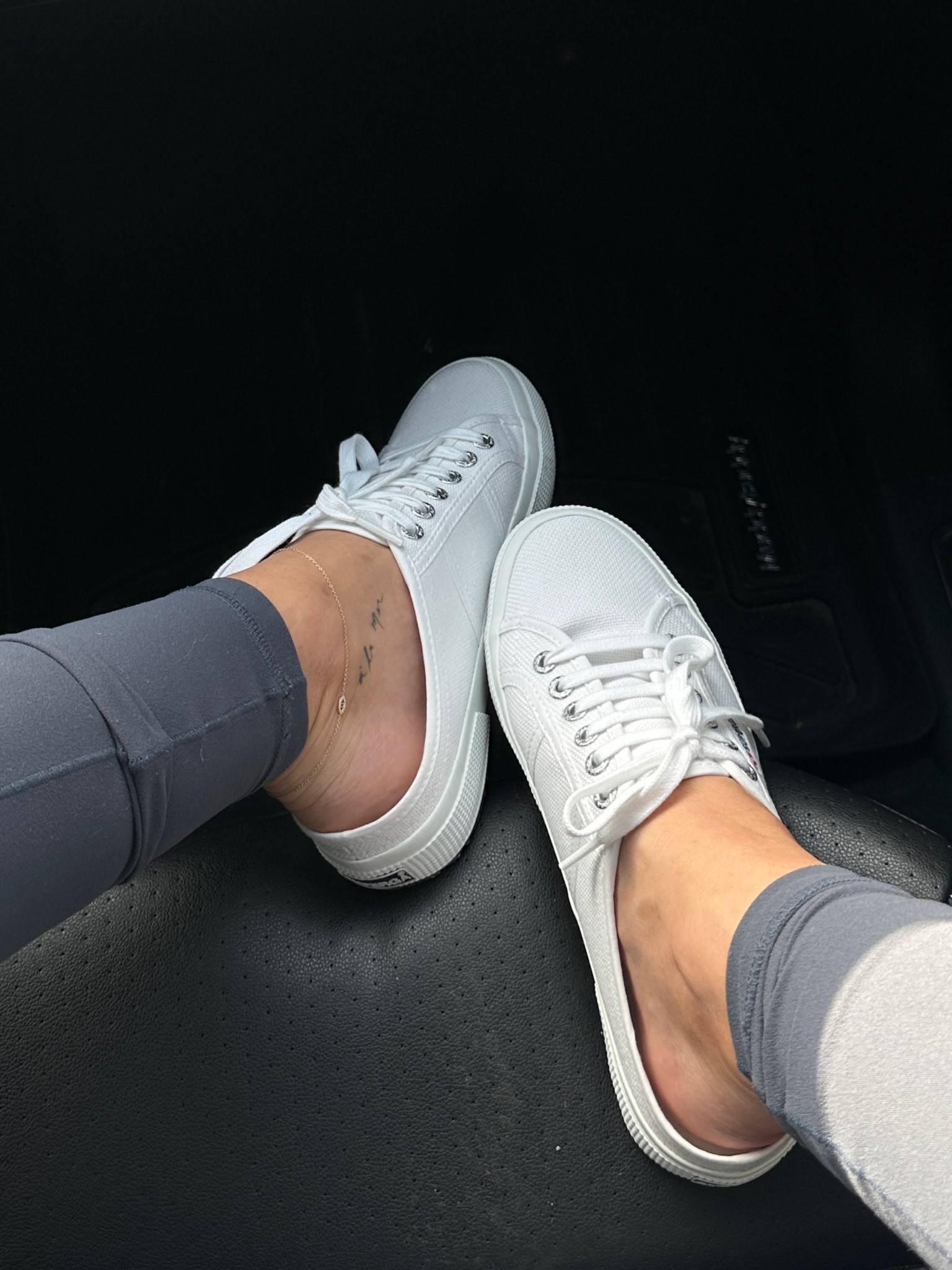 Superga cheap mule white